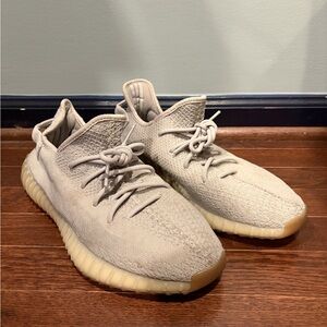 adidas Yeezy Boost 350 V2